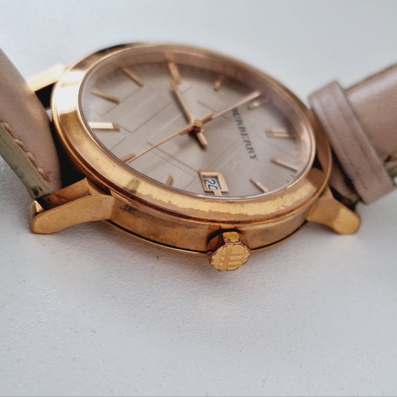 Burberry ladies watch with original boxes and dust bag - Picture 6 of 12